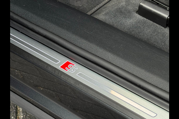 Audi e-tron E-tron quattro Launch edition Black 2x S - LINE, panoramadak, 1/2 lederen sportinterieur, vele opties, NL auto