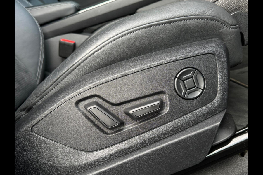 Audi e-tron E-tron quattro Launch edition Black 2x S - LINE, panoramadak, 1/2 lederen sportinterieur, vele opties, NL auto