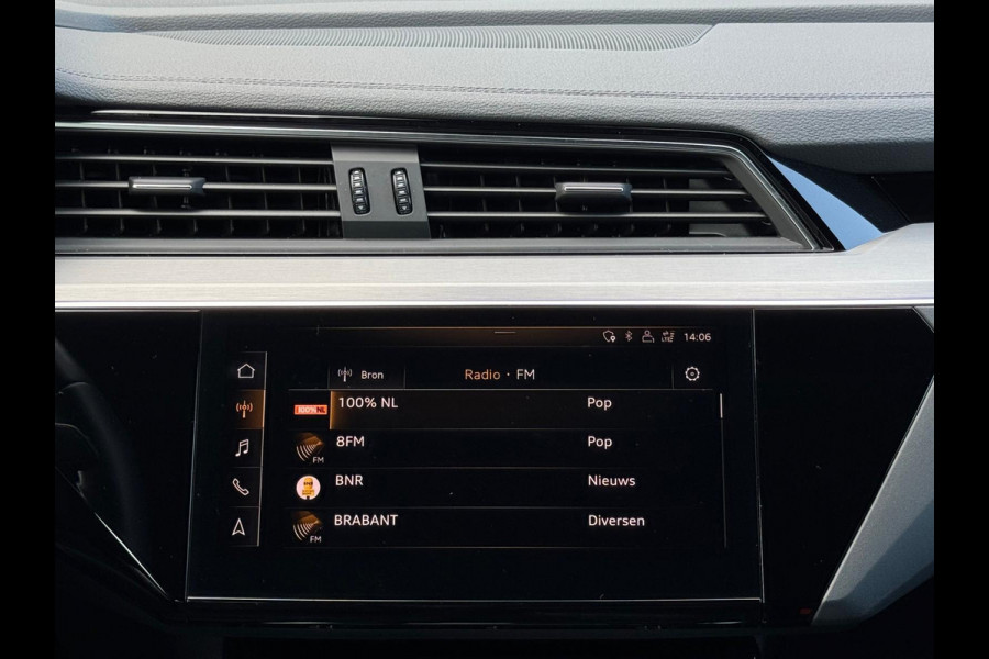 Audi e-tron E-tron quattro Launch edition Black 2x S - LINE, panoramadak, 1/2 lederen sportinterieur, vele opties, NL auto