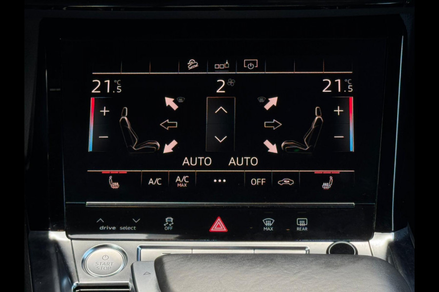 Audi e-tron E-tron quattro Launch edition Black 2x S - LINE, panoramadak, 1/2 lederen sportinterieur, vele opties, NL auto