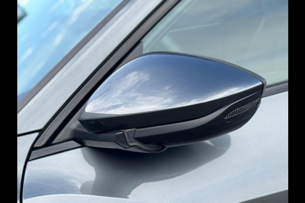 Audi e-tron E-tron quattro Launch edition Black 2x S - LINE, panoramadak, 1/2 lederen sportinterieur, vele opties, NL auto