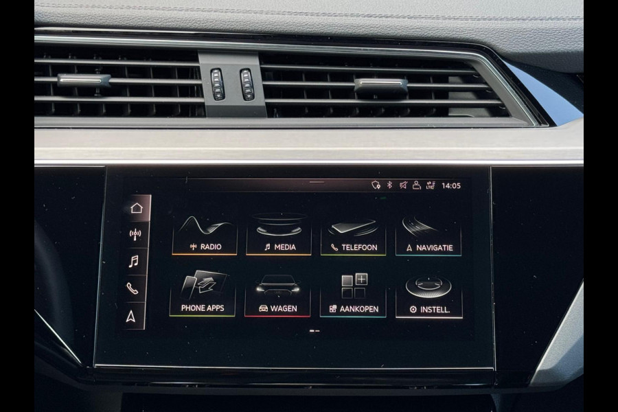 Audi e-tron E-tron quattro Launch edition Black 2x S - LINE, panoramadak, 1/2 lederen sportinterieur, vele opties, NL auto