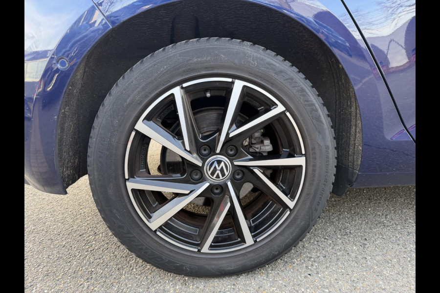 Volkswagen e-Golf e-Golf SOH 90% | WARMTEPOMP | CAMERA | VIRTUAL DASH | DODE HOEK | CARPLAY | STOELVERWARMING | ALL SEASON BANDEN | KEYLESS START & GO | RIJKLAAR INCL. 12 MND BOVAG GARANTIE