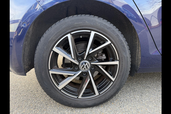 Volkswagen e-Golf e-Golf SOH 90% | WARMTEPOMP | CAMERA | VIRTUAL DASH | DODE HOEK | CARPLAY | STOELVERWARMING | ALL SEASON BANDEN | KEYLESS START & GO | RIJKLAAR INCL. 12 MND BOVAG GARANTIE