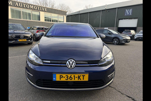 Volkswagen e-Golf e-Golf SOH 90% | WARMTEPOMP | CAMERA | VIRTUAL DASH | DODE HOEK | CARPLAY | STOELVERWARMING | ALL SEASON BANDEN | KEYLESS START & GO | RIJKLAAR INCL. 12 MND BOVAG GARANTIE