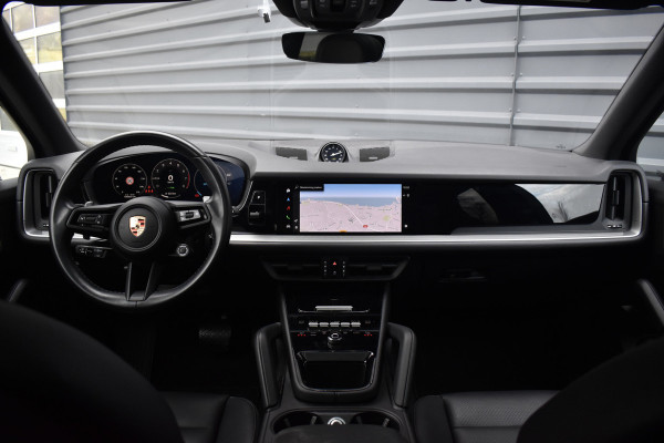 Porsche Cayenne 3.0 E-Hybrid 470pk Sport Chrono | Pano | Matrix | ACC | 21'' Wielen | Bose | Trekhaak | Orig. NL |