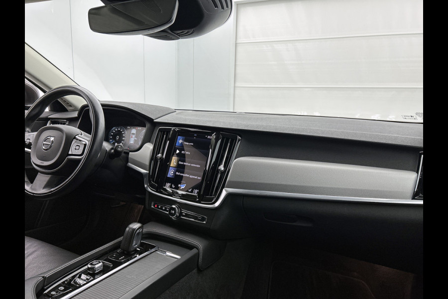 Volvo V90 2.0 B4 198PK Pro Edition automaat / Airco-ecc / Navi / Leder / Adap-cruise / Lmv / Xenon / Car-play / Apk 04-2027