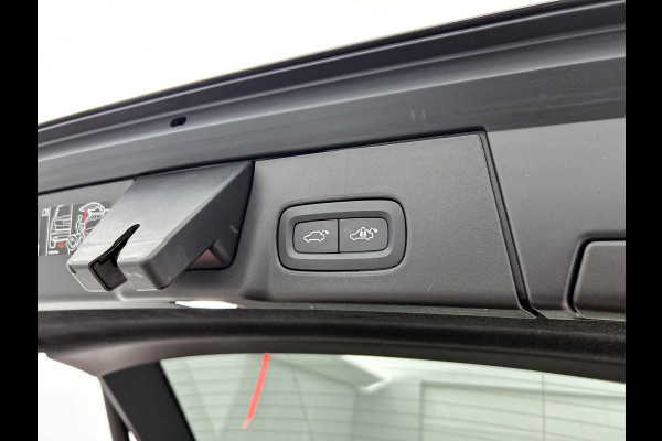 Volvo V90 2.0 B4 198PK Pro Edition automaat / Airco-ecc / Navi / Leder / Adap-cruise / Lmv / Xenon / Car-play / Apk 04-2027