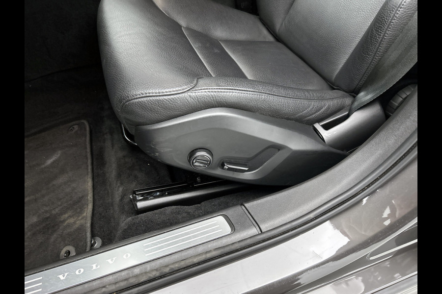 Volvo V90 2.0 B4 198PK Pro Edition automaat / Airco-ecc / Navi / Leder / Adap-cruise / Lmv / Xenon / Car-play / Apk 04-2027