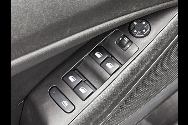 Opel Crossland 1.2 T 131PK Automaat Elegance / Distributie vv bij 89Dkm / Trekhaak / Cruise / Carplay / Lmv / Led / Ecc / Navi / Apk 03-2027