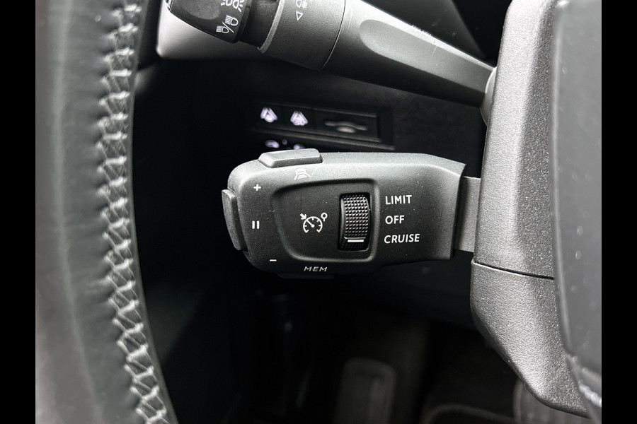 DS DS 3 Crossback E-Tense Executive 444KM Wltp / Cruise ctr. / Lm velg. / Airco-ecc / Navigatie / DAB / Privacy Glass / Achteruitrijcamera met 180° Vision + parkeersensoren vóór en achter / Apk 05-2027