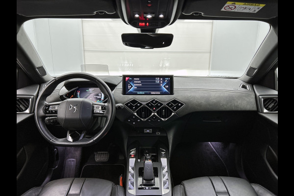 DS DS 3 Crossback E-Tense Executive 444KM Wltp / Cruise ctr. / Lm velg. / Airco-ecc / Navigatie / DAB / Privacy Glass / Achteruitrijcamera met 180° Vision + parkeersensoren vóór en achter / Apk 05-2027