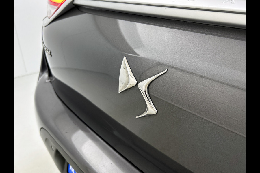 DS DS 3 Crossback E-Tense Executive 444KM Wltp / Cruise ctr. / Lm velg. / Airco-ecc / Navigatie / DAB / Privacy Glass / Achteruitrijcamera met 180° Vision + parkeersensoren vóór en achter / Apk 05-2027