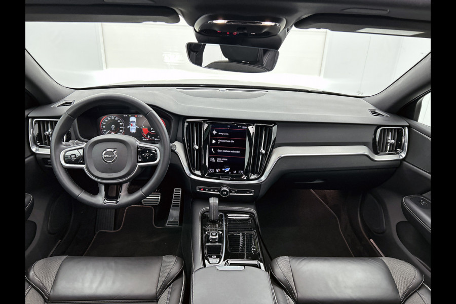Volvo V60 2.0 T8 Hybride SOH 94% AWD R-Design / Panoramadak / Leder / Navigatie / Adap. Cruise / Pdc.V+A / Stuur- Stoelverwarming / Apk 01-2028