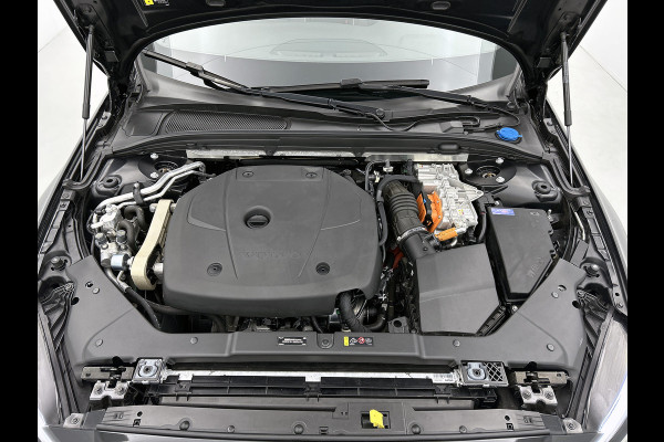 Volvo V60 2.0 T8 Hybride SOH 94% AWD R-Design / Panoramadak / Leder / Navigatie / Adap. Cruise / Pdc.V+A / Stuur- Stoelverwarming / Apk 01-2028