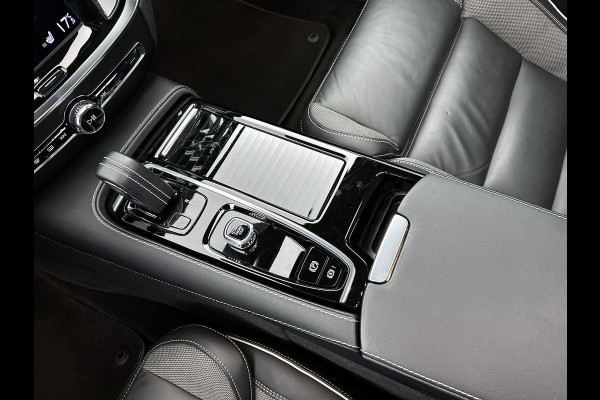 Volvo V60 2.0 T8 Hybride SOH 94% AWD R-Design / Panoramadak / Leder / Navigatie / Adap. Cruise / Pdc.V+A / Stuur- Stoelverwarming / Apk 01-2028