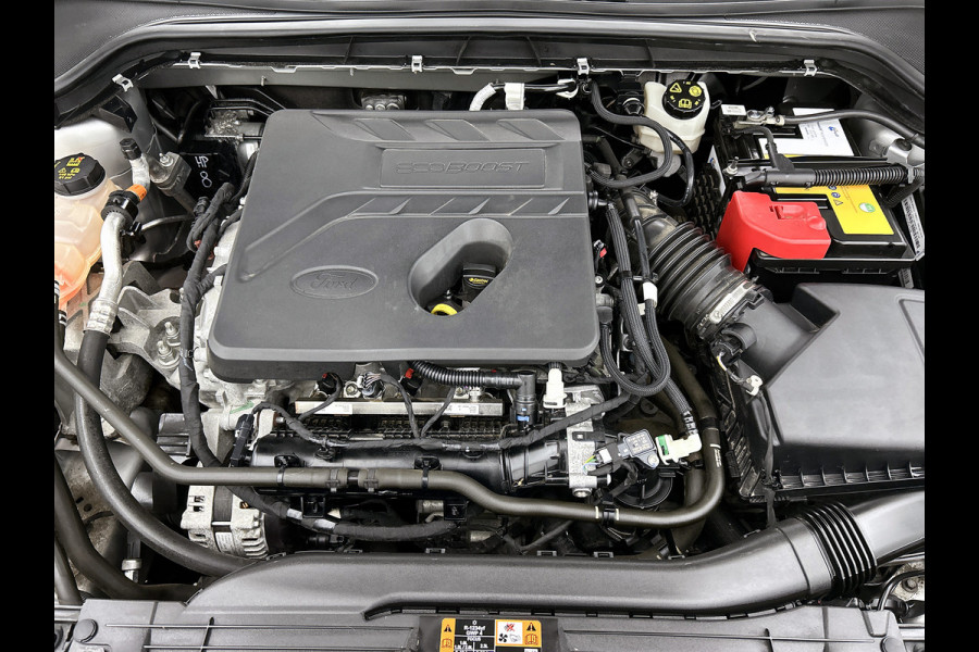Ford Focus 1.5 Automaat 150PK Active X 5Drs. / Panorama dak / B&O Audio / Pdc.+Camera / Navigatie / Airco-ecc. / Apk 01-2027