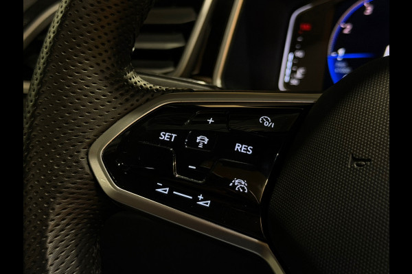 Volkswagen T-Roc 1.5 TSI R-Line Business+ |PANORAMADAK|BEATS BY DRE|MASSAGE|IQ LIGHTS|KEYLESS|DEALER ONDERHOUDEN|TREKHAAK|SFEERVER