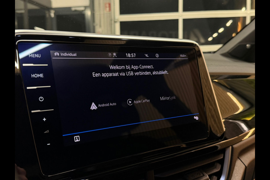 Volkswagen T-Roc 1.5 TSI R-Line Business+ |PANORAMADAK|BEATS BY DRE|MASSAGE|IQ LIGHTS|KEYLESS|DEALER ONDERHOUDEN|TREKHAAK|SFEERVER