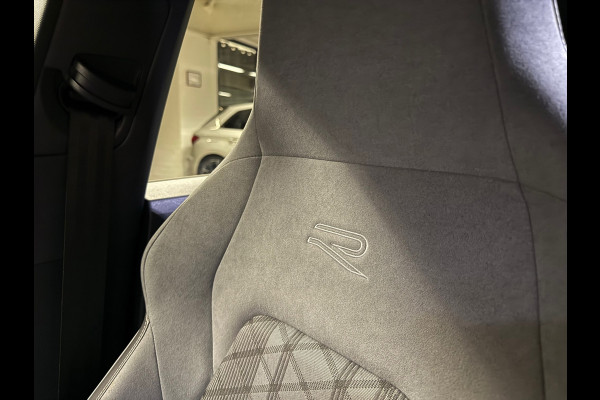 Volkswagen Golf 1.5 eTSI R-Line Business 8R Pack|Keyless|IQ