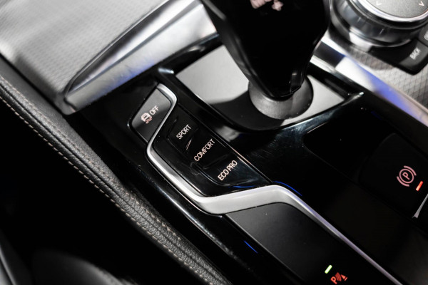 BMW 5 Serie 520i M Sport LED CAMRERA LEDER HARMAN KARDON FULL