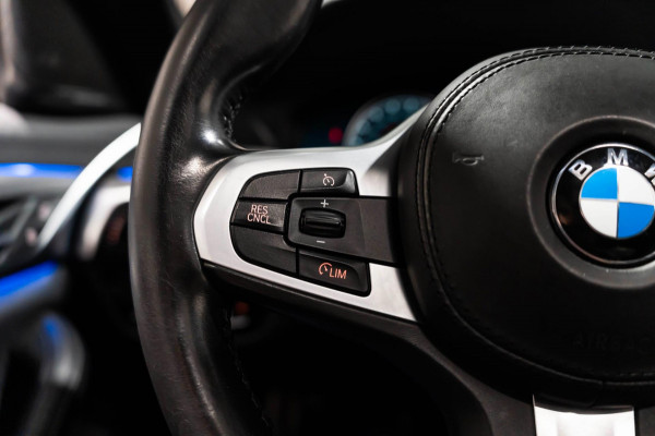 BMW 5 Serie 520i M Sport LED CAMRERA LEDER HARMAN KARDON FULL