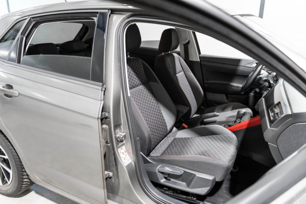 Volkswagen Polo 1.0 TSI Highline 2018 CLIMA PDC