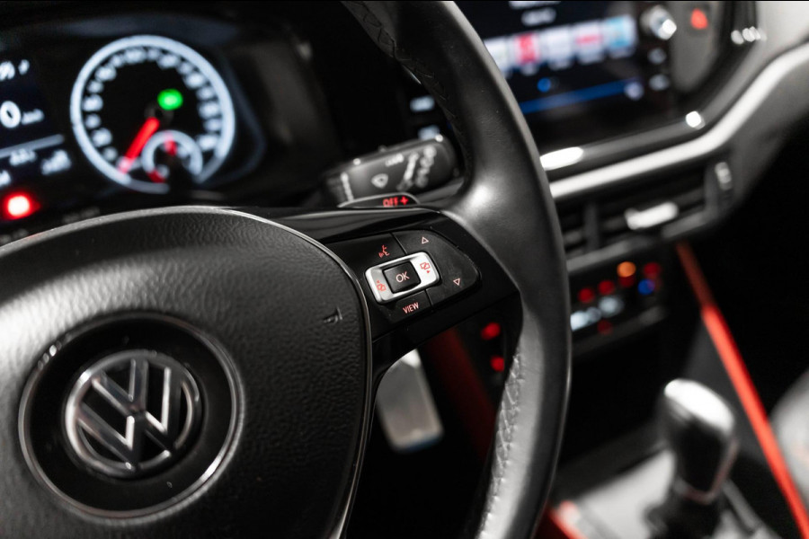 Volkswagen Polo 1.0 TSI Highline 2018 CLIMA PDC