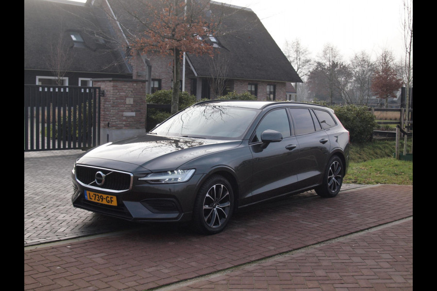 Volvo V60 2.0 B3 Momentum Advantage | Camera | Trekhaak | Apple Carplay | Cruise Control |