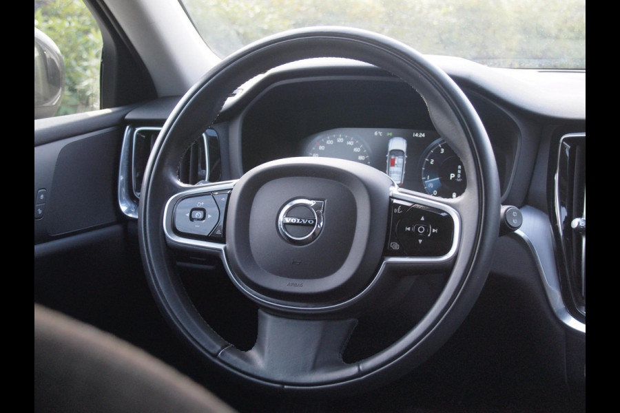Volvo V60 2.0 B3 Momentum Advantage | Camera | Trekhaak | Apple Carplay | Cruise Control |