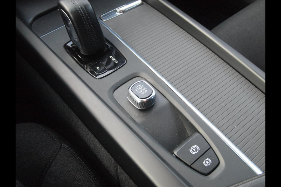 Volvo V60 2.0 B3 Momentum Advantage | Camera | Trekhaak | Apple Carplay | Cruise Control |