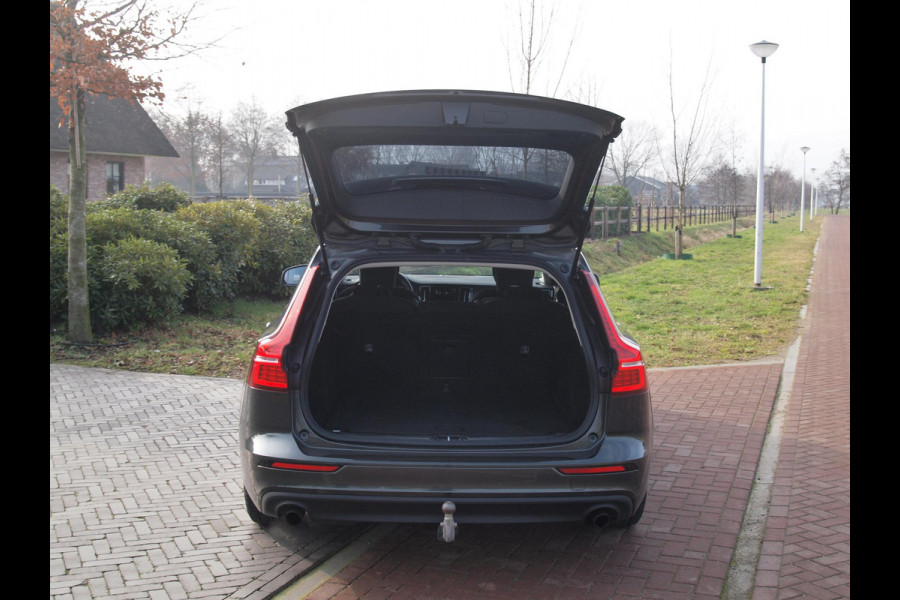 Volvo V60 2.0 B3 Momentum Advantage | Camera | Trekhaak | Apple Carplay | Cruise Control |