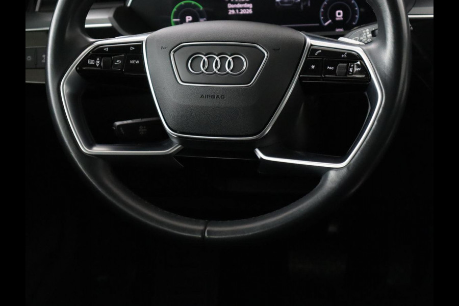 Audi e-tron 55 quattro edition 95kWh | SOH 92% | Leder | Carplay | Trekhaak | Virtual Cockpit | Navigatie | Luchtvering | Parkeerhulp | Audi Sound | Cruise control