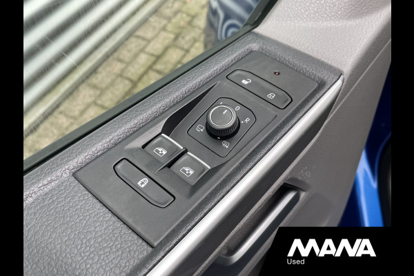 Volkswagen Transporter 2.0TDI 150PK L2H1 DC BULLI Automaat Adaptive cruise LED Alcantara Camera Trekhaak
