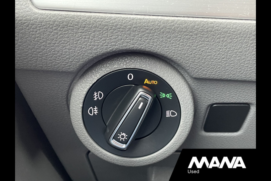 Volkswagen Transporter 2.0TDI 150PK L2H1 DC BULLI Automaat Adaptive cruise LED Alcantara Camera Trekhaak