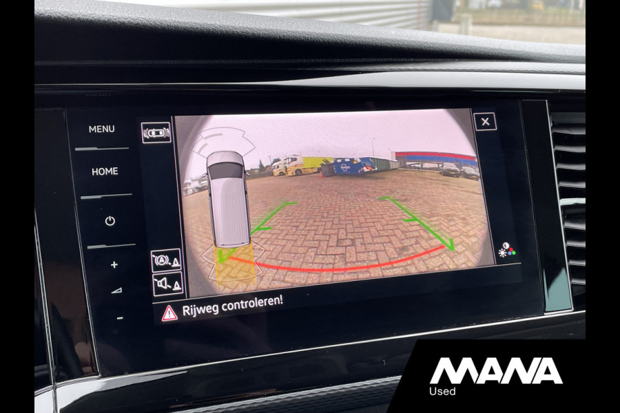 Volkswagen Transporter 2.0TDI 150PK L2H1 DC BULLI Automaat Adaptive cruise LED Alcantara Camera Trekhaak