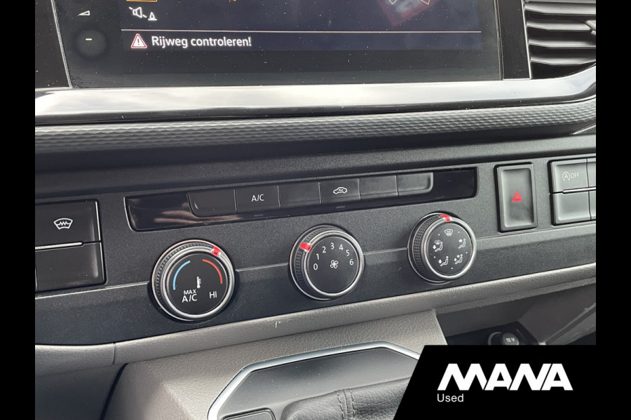 Volkswagen Transporter 2.0TDI 150PK L1H1 BULLI Automaat Leer Trekhaak Camera Adaptive cruise LED