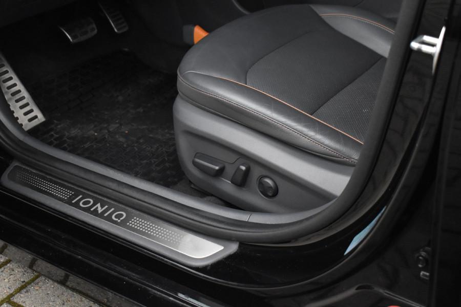 Hyundai IONIQ Premium EV | Schuif/kanteldak | Adaptive cruise control | Lederen Bekleding | Stoelverwarming V+A |  Stoelventilatie |