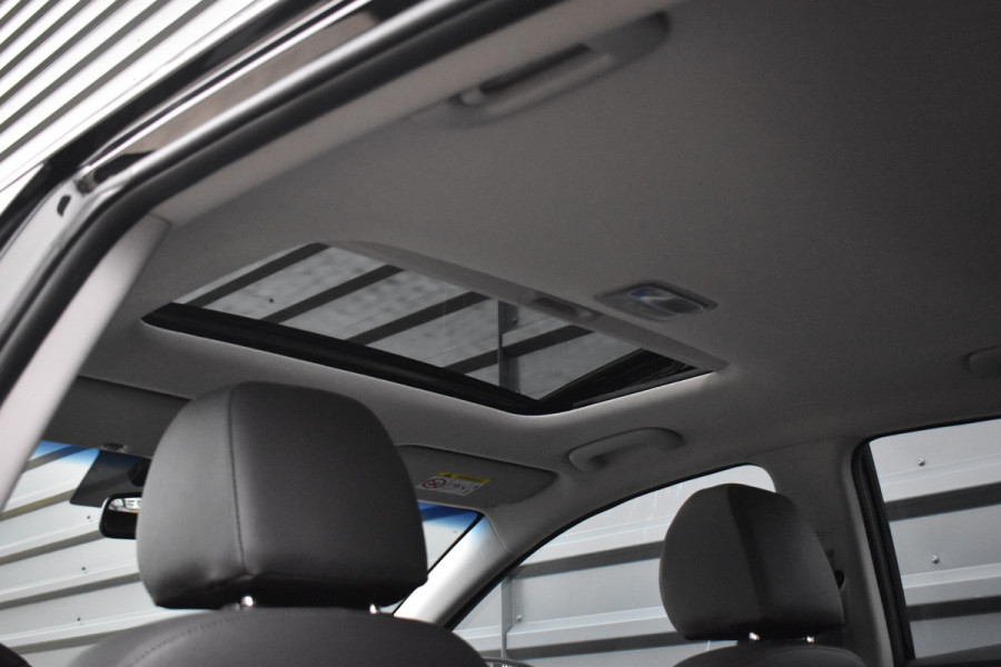Hyundai IONIQ Premium EV | Schuif/kanteldak | Adaptive cruise control | Lederen Bekleding | Stoelverwarming V+A |  Stoelventilatie |