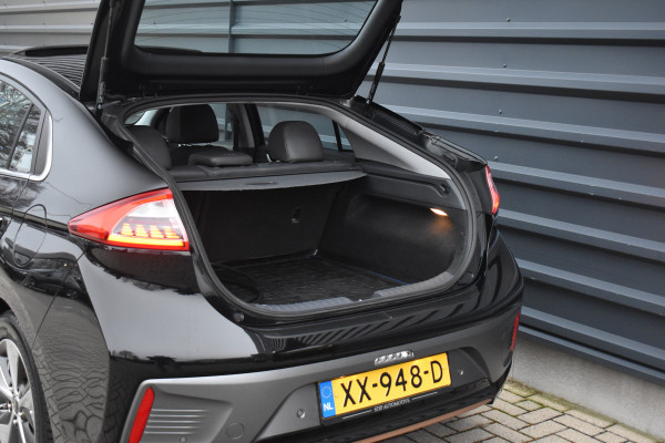 Hyundai IONIQ Premium EV | Schuif/kanteldak | Adaptive cruise control | Lederen Bekleding | Stoelverwarming V+A |  Stoelventilatie |