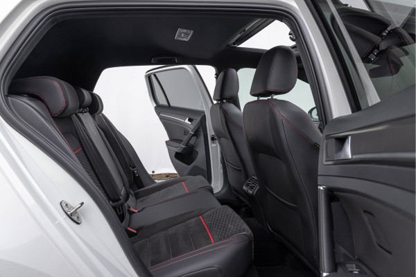Volkswagen Golf 2.0 TSI GTI 245pk Performance Pano ACC Dynaudio 19''