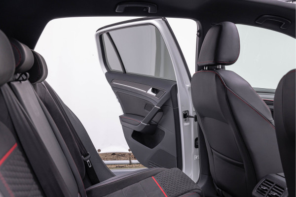 Volkswagen Golf 2.0 TSI GTI 245pk Performance Pano ACC Dynaudio 19''