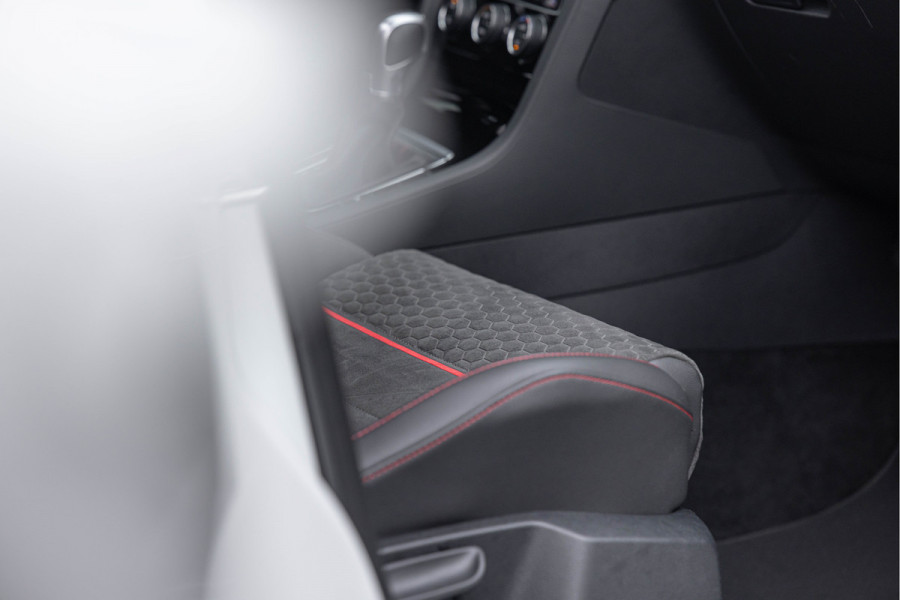 Volkswagen Golf 2.0 TSI GTI 245pk Performance Pano ACC Dynaudio 19''