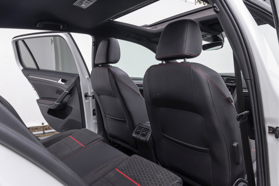 Volkswagen Golf 2.0 TSI GTI 245pk Performance Pano ACC Dynaudio 19''