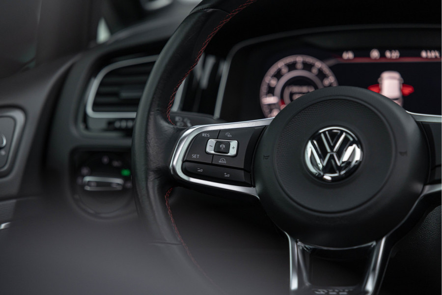 Volkswagen Golf 2.0 TSI GTI 245pk Performance Pano ACC Dynaudio 19''