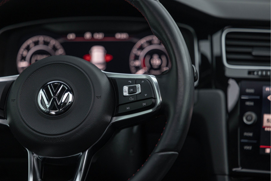 Volkswagen Golf 2.0 TSI GTI 245pk Performance Pano ACC Dynaudio 19''