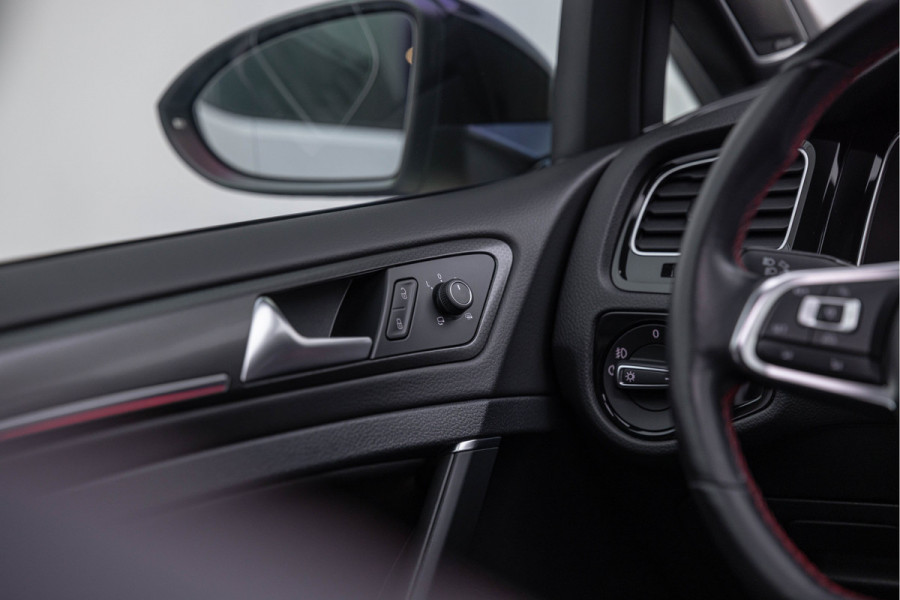 Volkswagen Golf 2.0 TSI GTI 245pk Performance Pano ACC Dynaudio 19''