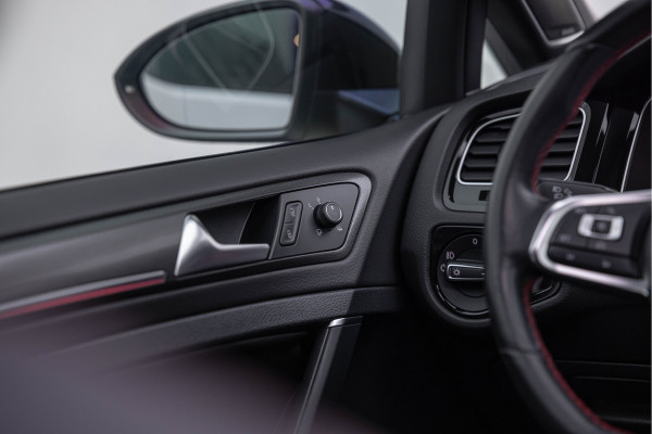 Volkswagen Golf 2.0 TSI GTI 245pk Performance Pano ACC Dynaudio 19''