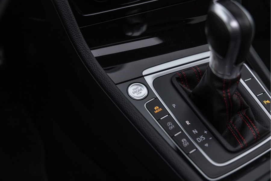 Volkswagen Golf 2.0 TSI GTI 245pk Performance Pano ACC Dynaudio 19''