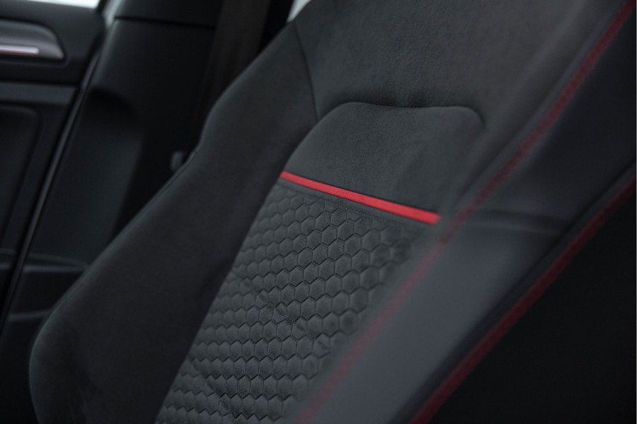 Volkswagen Golf 2.0 TSI GTI 245pk Performance Pano ACC Dynaudio 19''